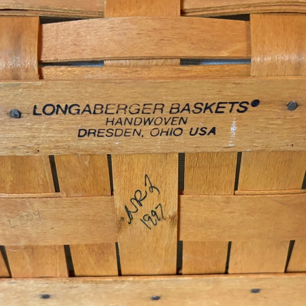 Longaberger 1997 Tan Woven Basket with Cream Lining & Protective Plastic Insert